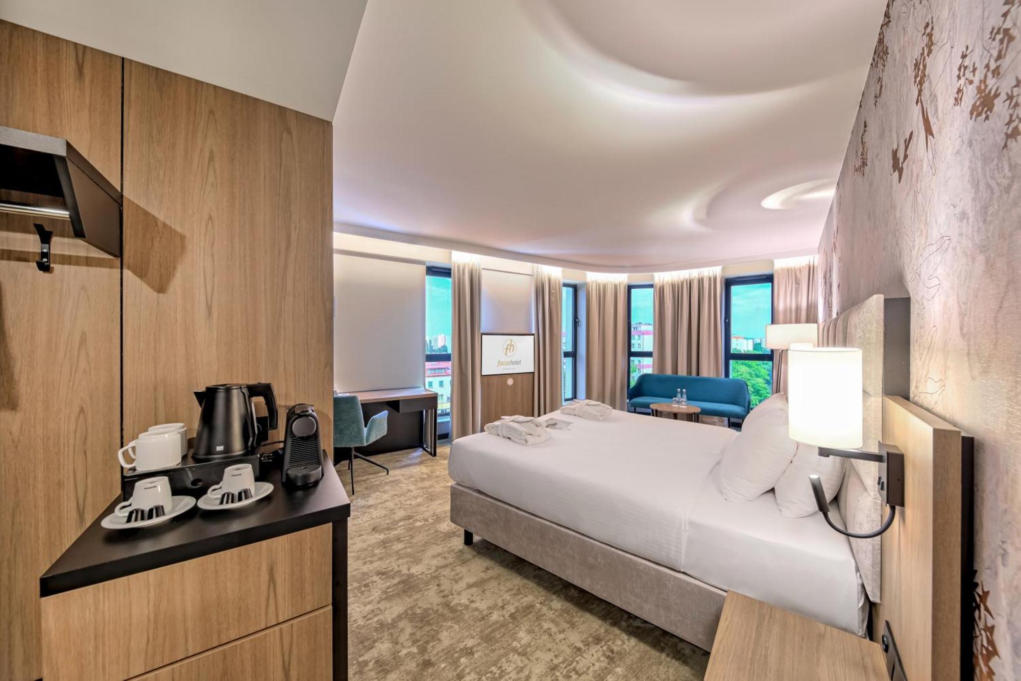 Focus Hotel Premium Warszawa エクステリア 写真