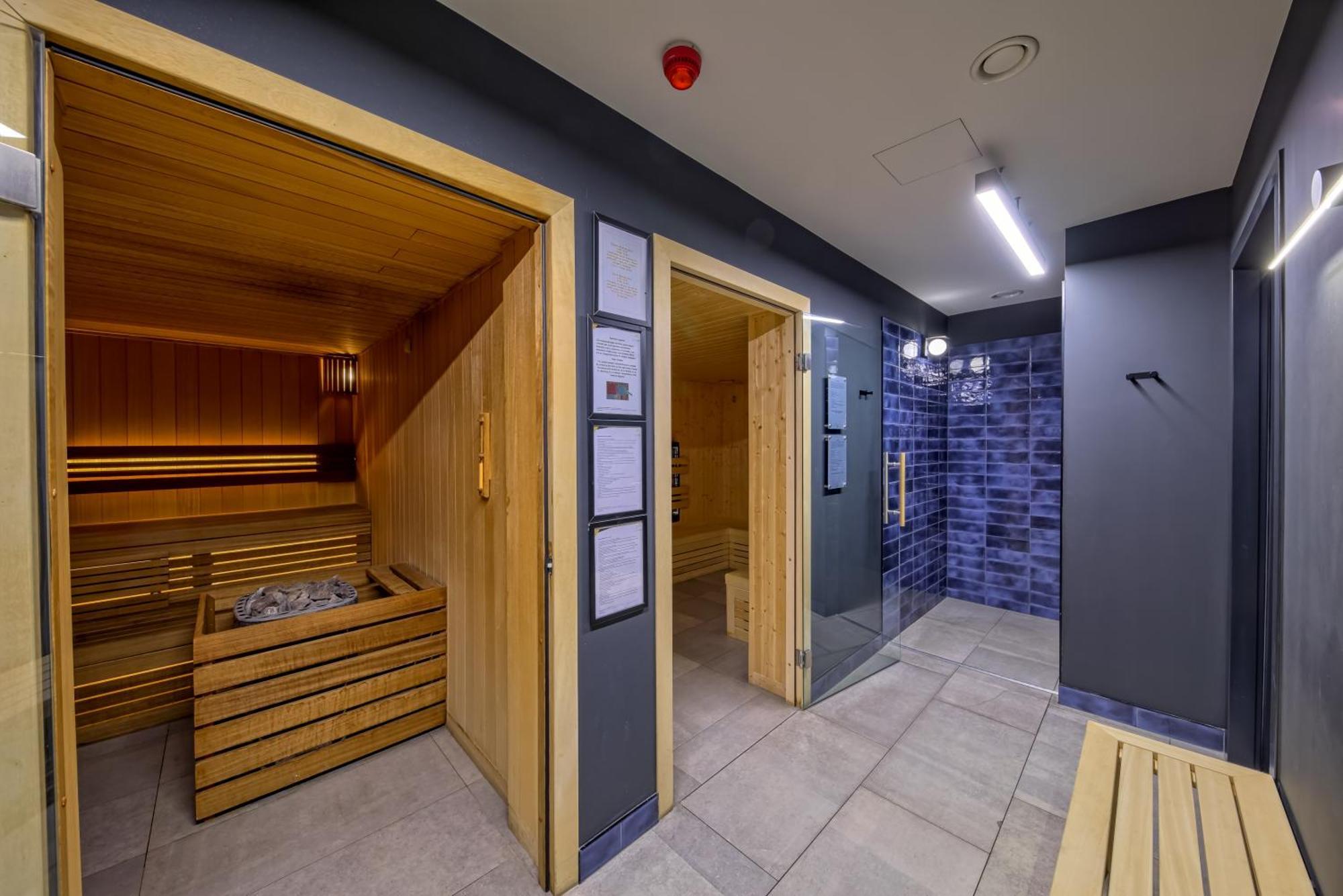 Focus Hotel Premium Warszawa エクステリア 写真