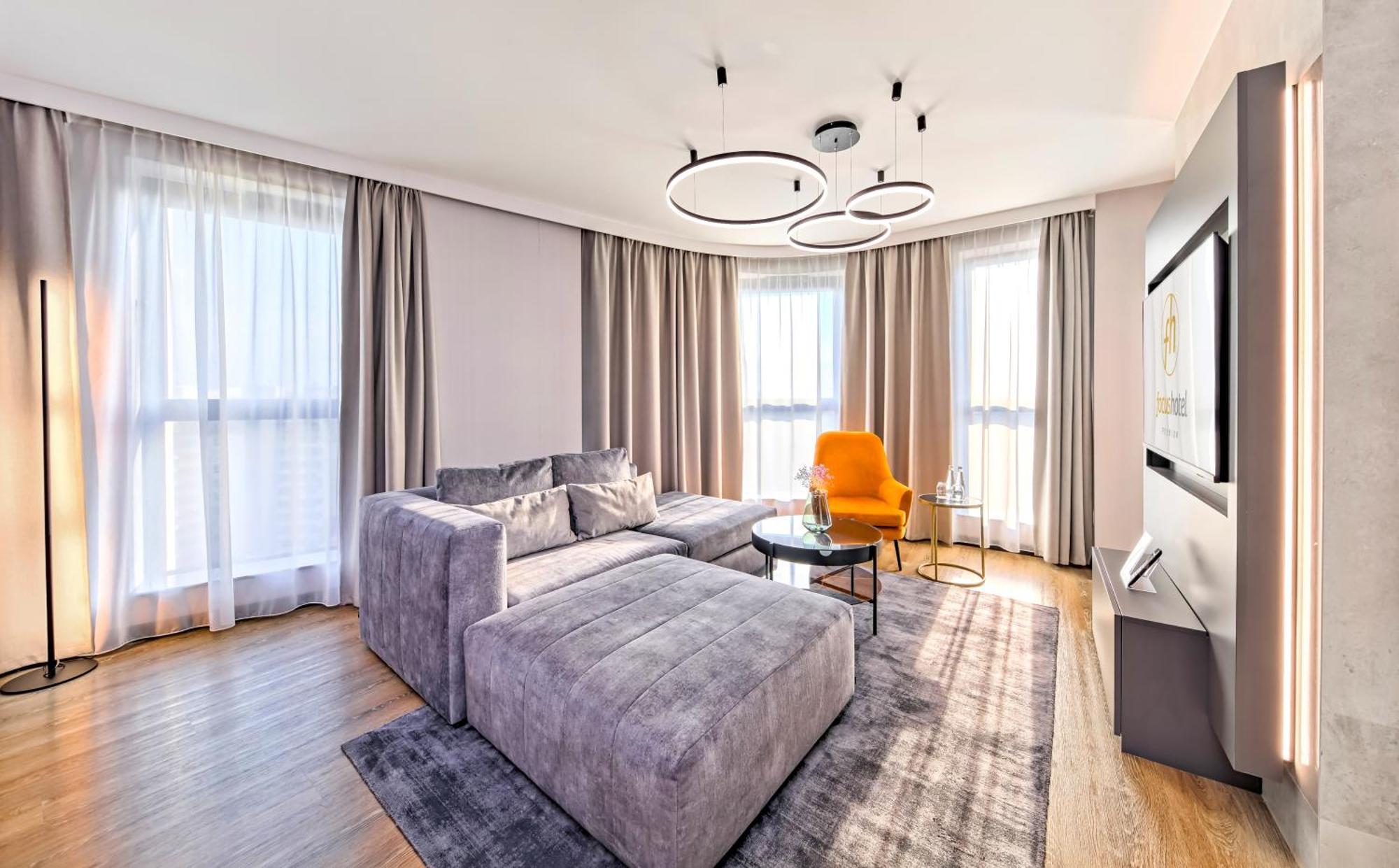 Focus Hotel Premium Warszawa エクステリア 写真