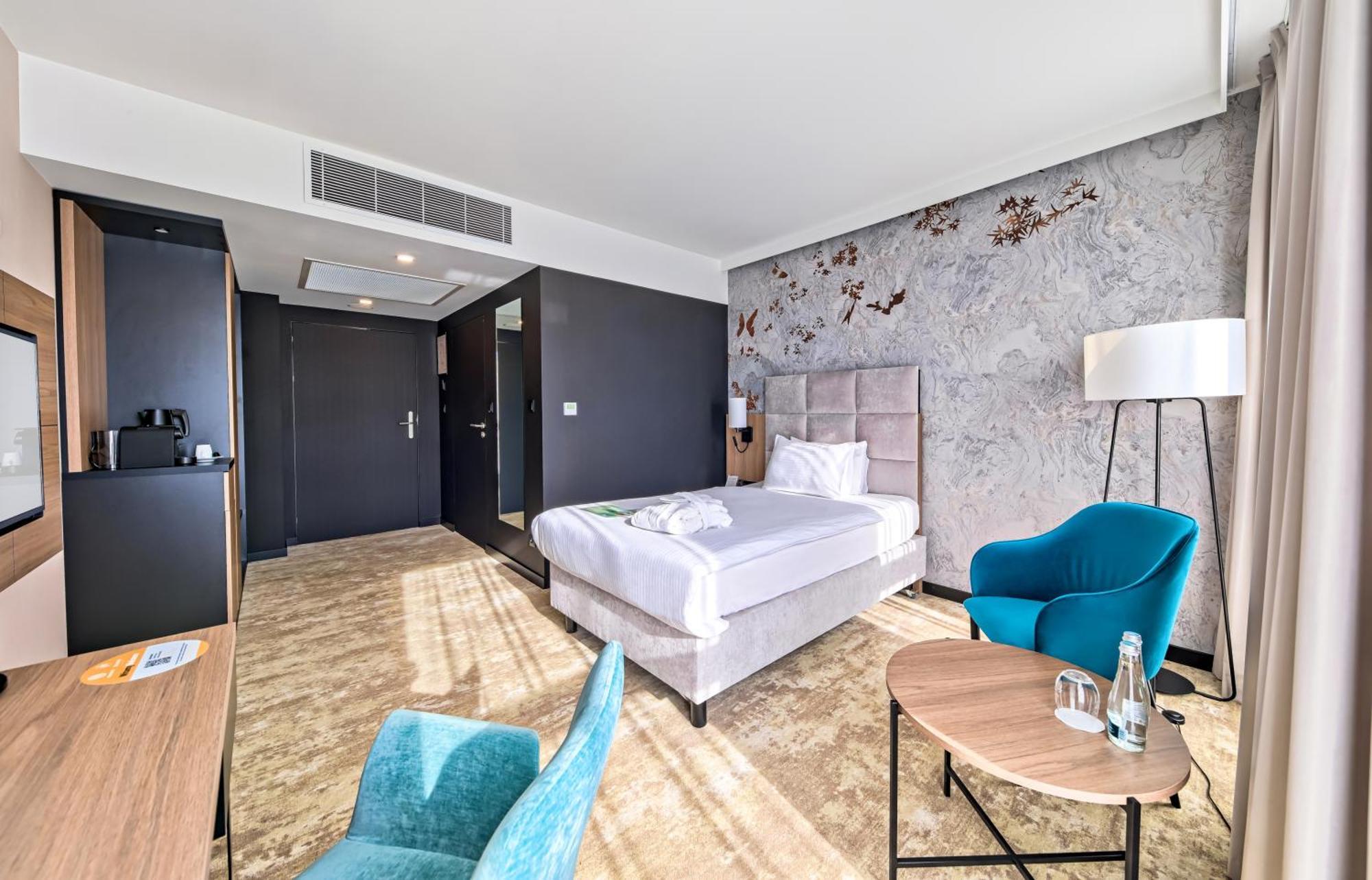 Focus Hotel Premium Warszawa エクステリア 写真
