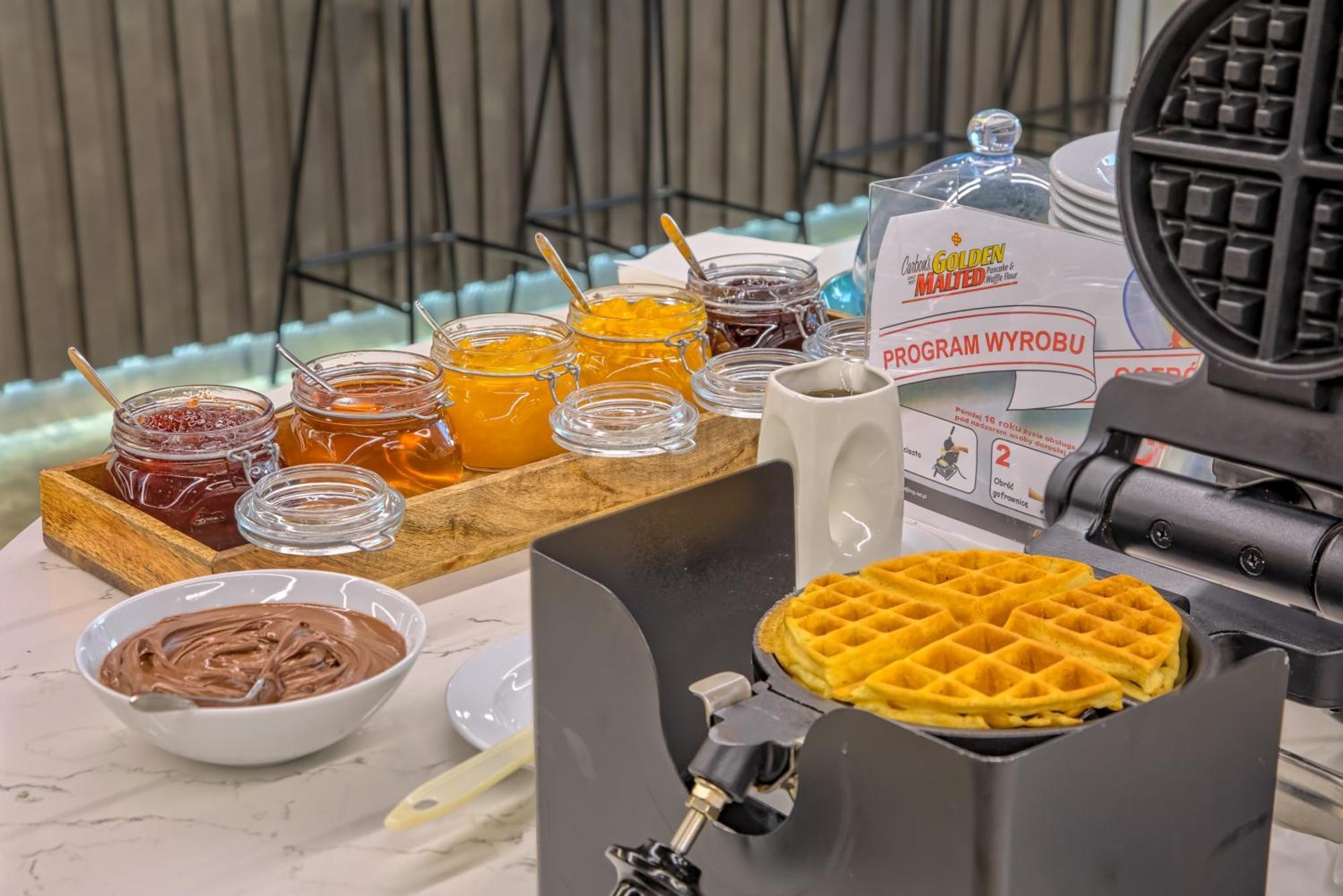 Focus Hotel Premium Warszawa エクステリア 写真